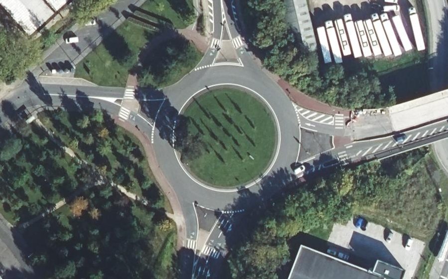 Vue aérienne du Rond-point anonyme n°8347053