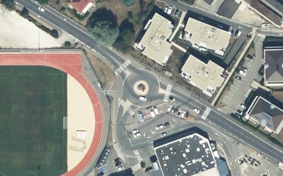 Vue aérienne du Rond-point anonyme n°835265070