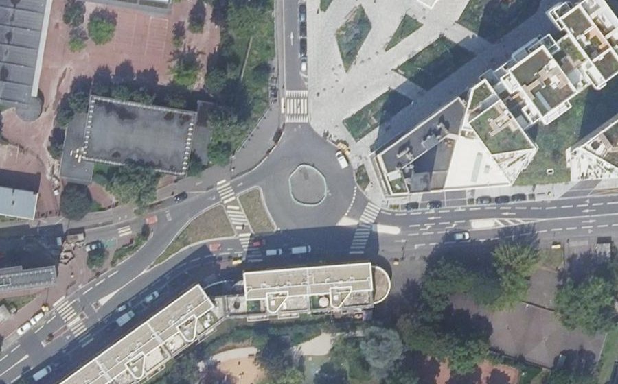 Vue aérienne du Rond-point anonyme n°835898662