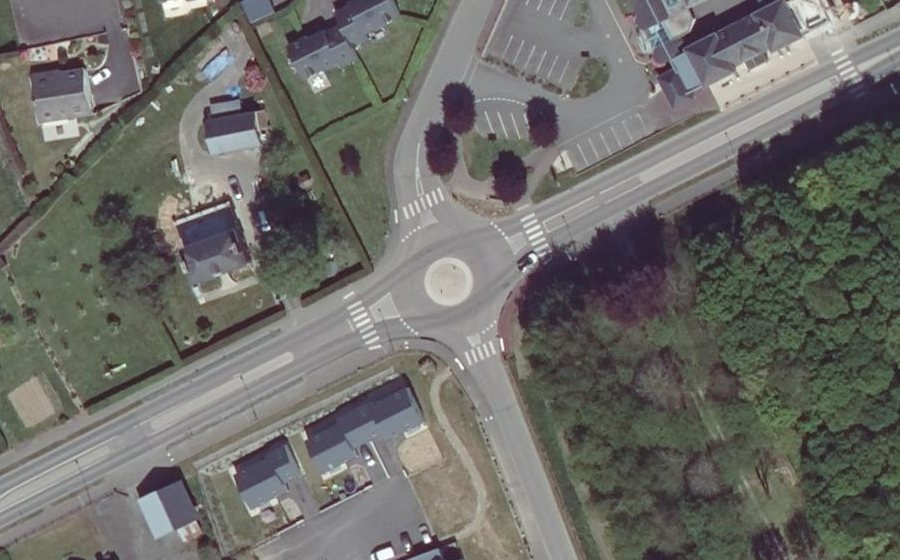Vue aérienne du Rond-point anonyme n°836125534