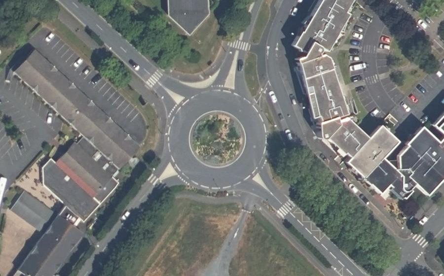 Vue aérienne du Rond-point anonyme n°836127966
