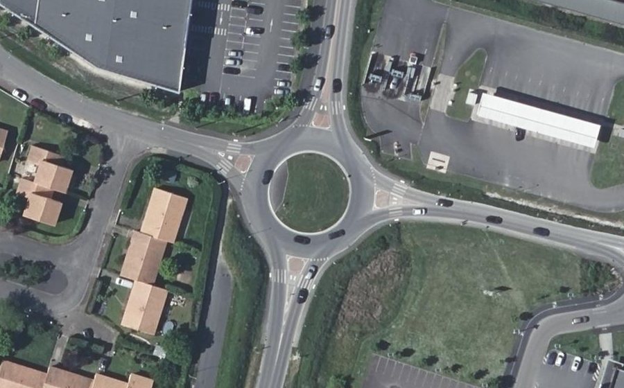 Vue aérienne du Rond-point anonyme n°837154463