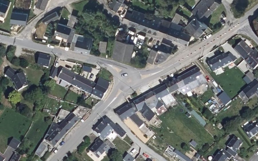 Vue aérienne du Rond-point anonyme n°837546484