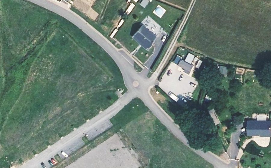Vue aérienne du Rond-point anonyme n°838078006