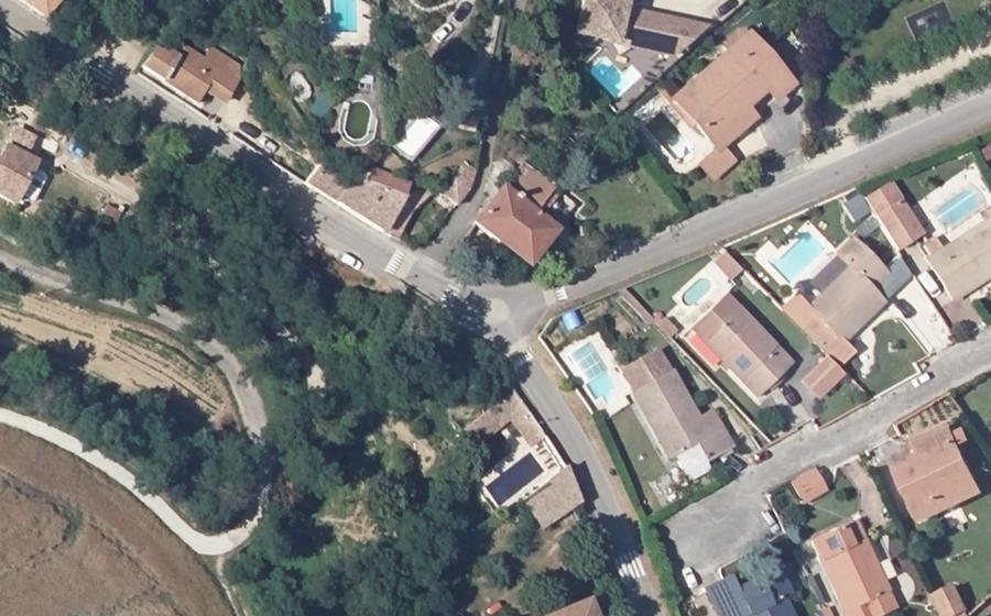 Vue aérienne du Rond-point anonyme n°838141279