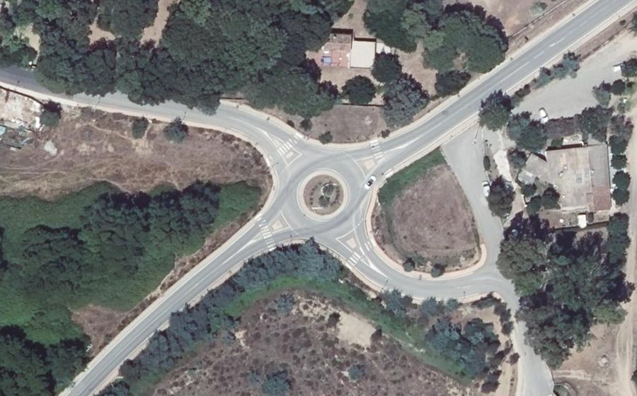 Vue aérienne du Rond-point anonyme n°838256037