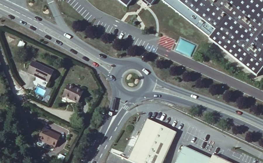 Vue aérienne du Rond-point anonyme n°8385634