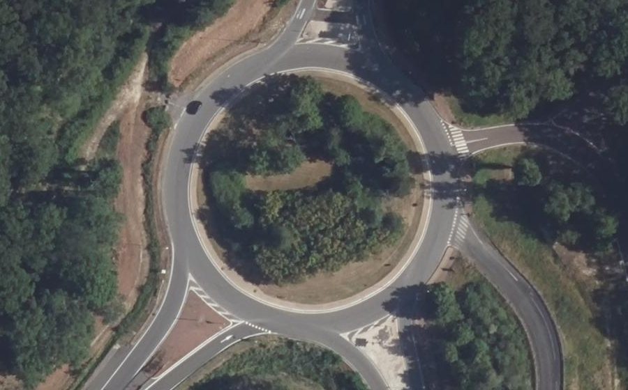 Vue aérienne du Rond-point anonyme n°8387420