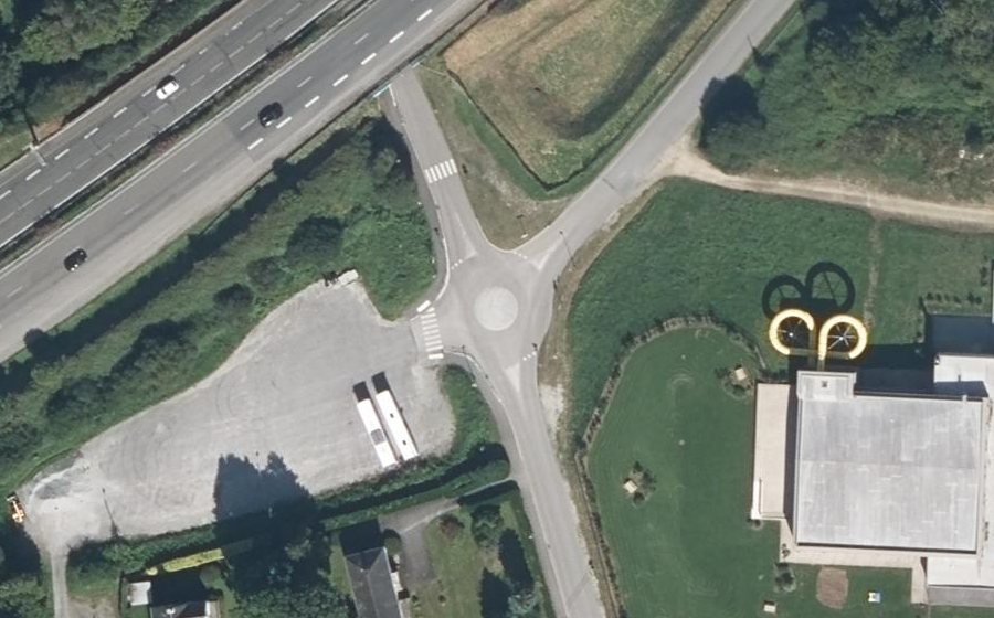 Vue aérienne du Rond-point anonyme n°839602396