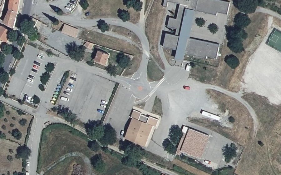 Vue aérienne du Rond-point anonyme n°839616520