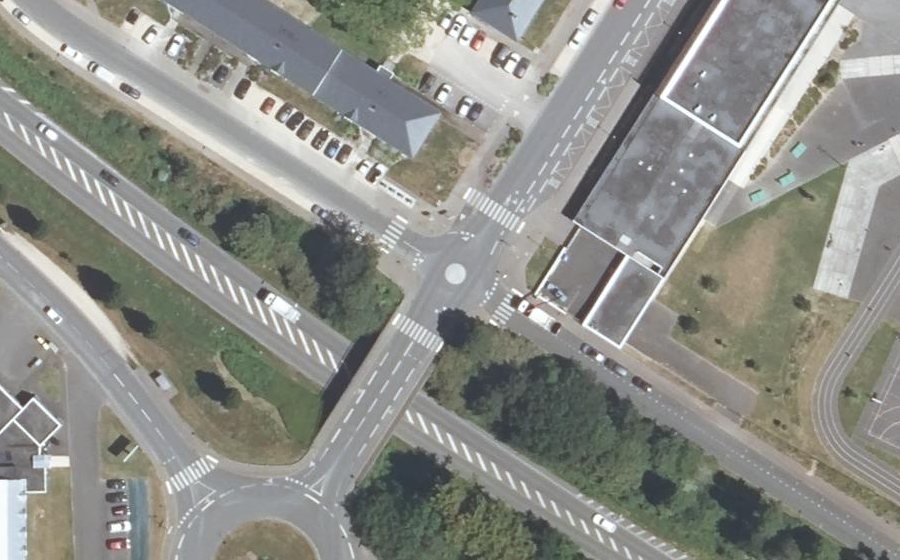 Vue aérienne du Rond-point anonyme n°839667988
