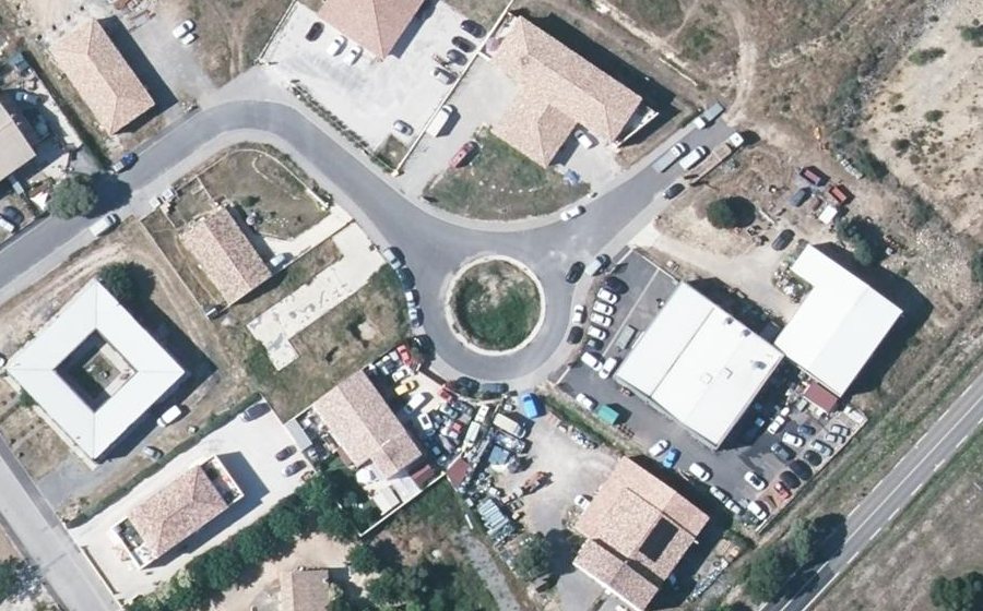 Vue aérienne du Rond-point anonyme n°839792616