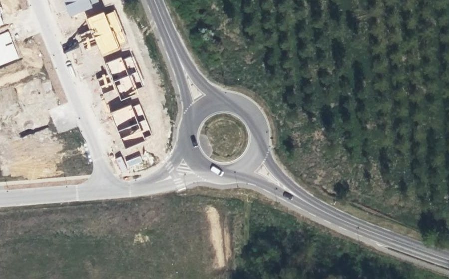 Vue aérienne du Rond-point anonyme n°840085245