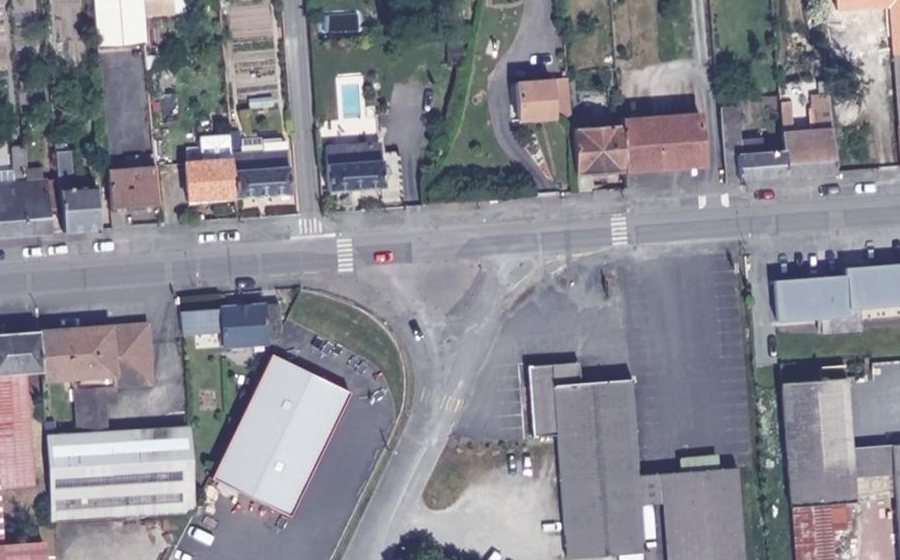 Vue aérienne du Rond-point anonyme n°840184834