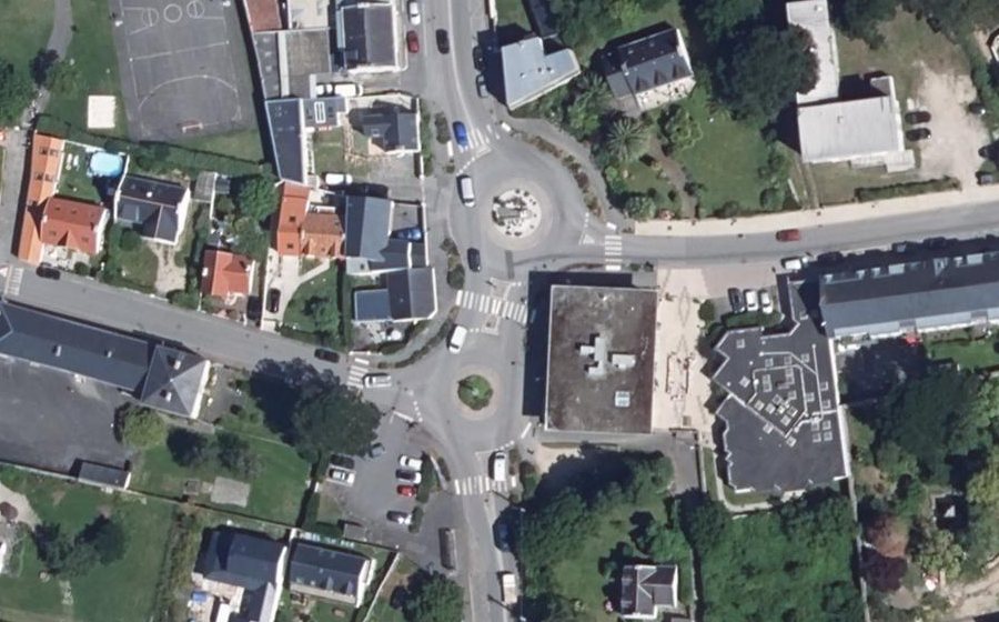 Vue aérienne du Rond-point anonyme n°840202892