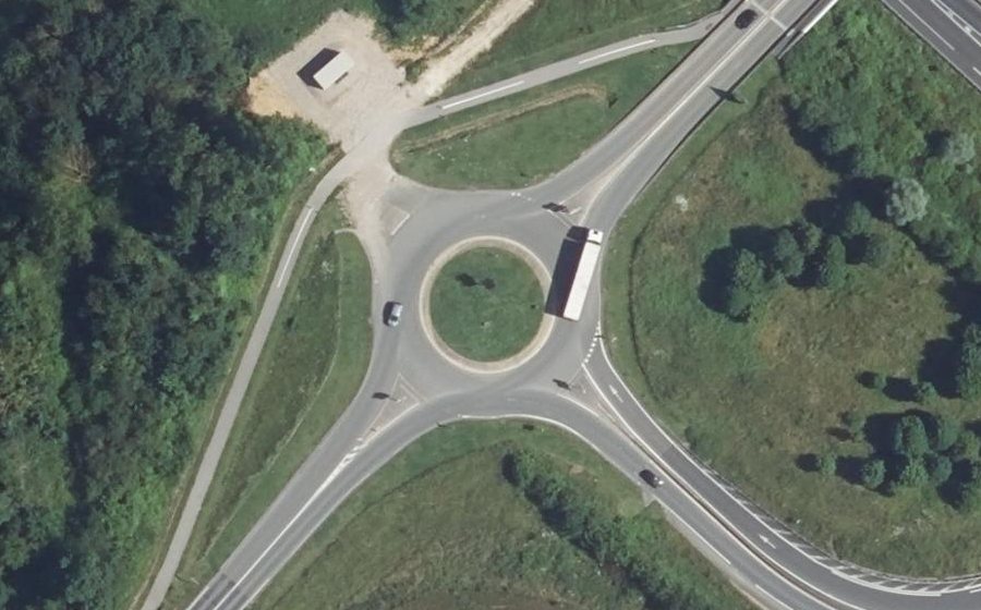 Vue aérienne du Rond-point anonyme n°840321071