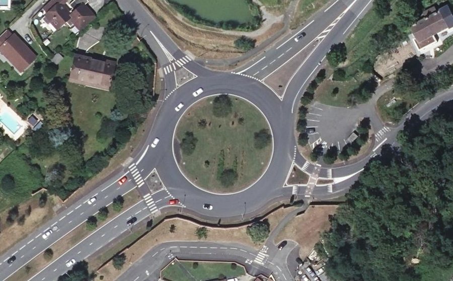 Vue aérienne du Rond-point anonyme n°8403852