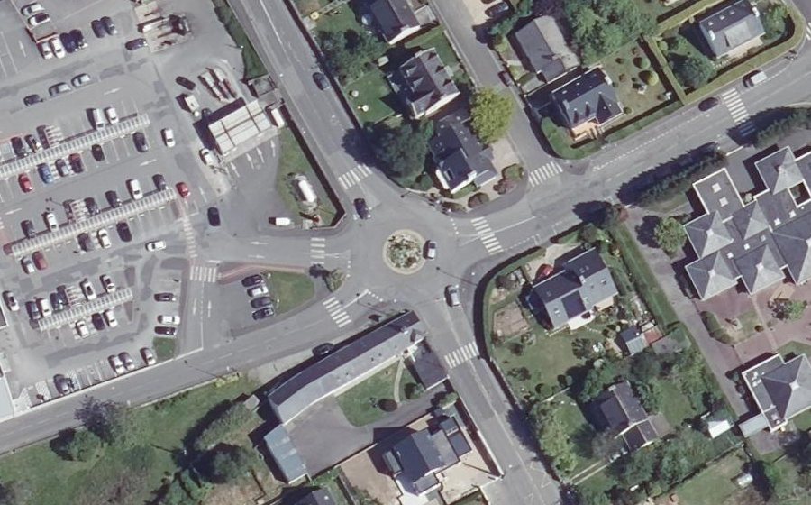 Vue aérienne du Rond-Point des Bonnets Rouges 1675