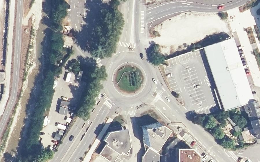 Vue aérienne du Rond-point anonyme n°8407694