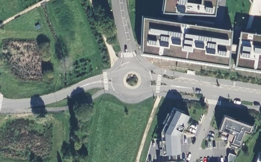 Vue aérienne du Rond-point anonyme n°840927677