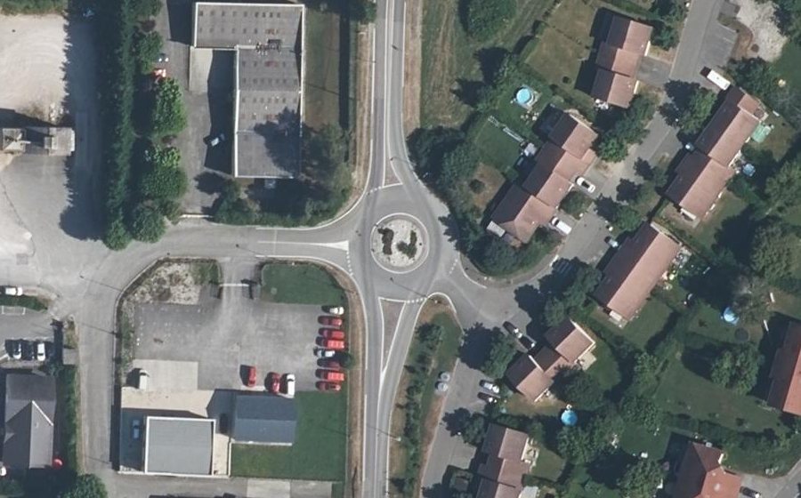 Vue aérienne du Rond-point anonyme n°8410356