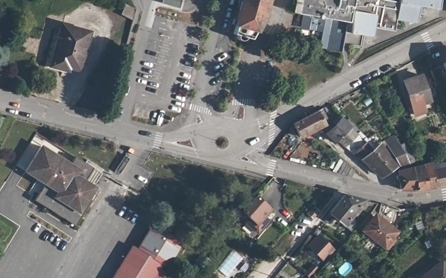 Vue aérienne du Rond-point anonyme n°8410364