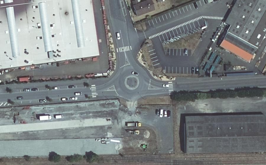 Vue aérienne du Rond-point anonyme n°841054484