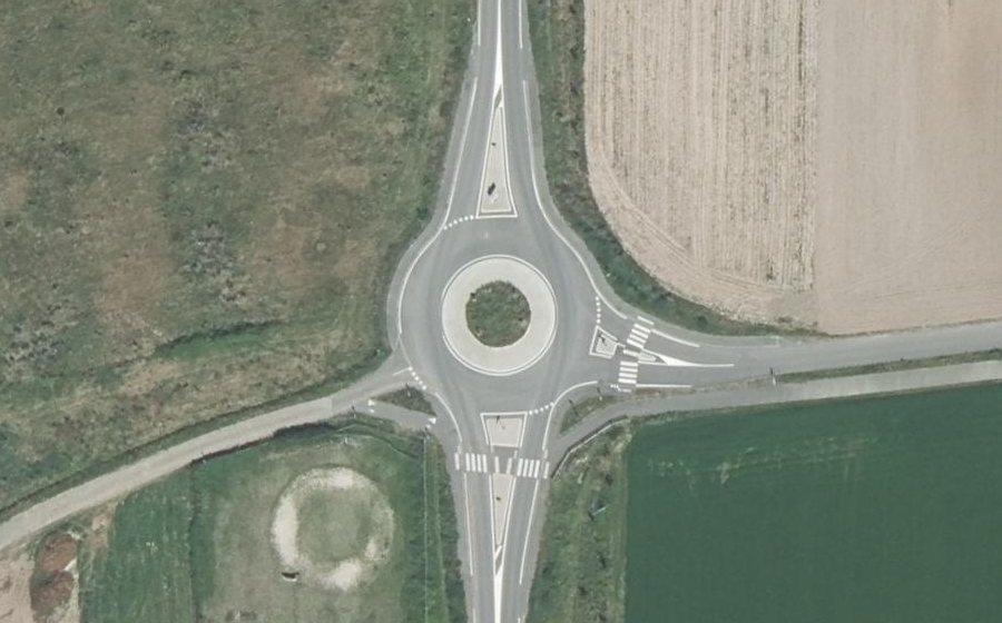 Vue aérienne du Rond-point anonyme n°841250755