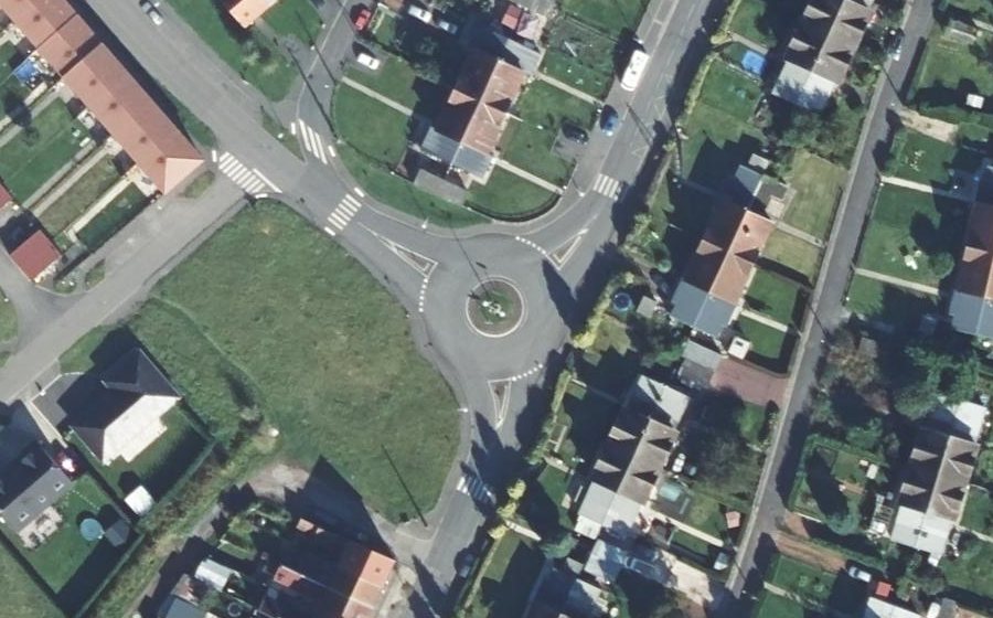 Vue aérienne du Rond-point anonyme n°841347718