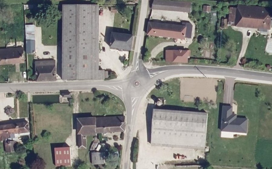 Vue aérienne du Rond-point anonyme n°841516175