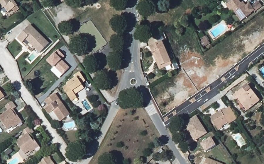 Vue aérienne du Rond-point anonyme n°841915325