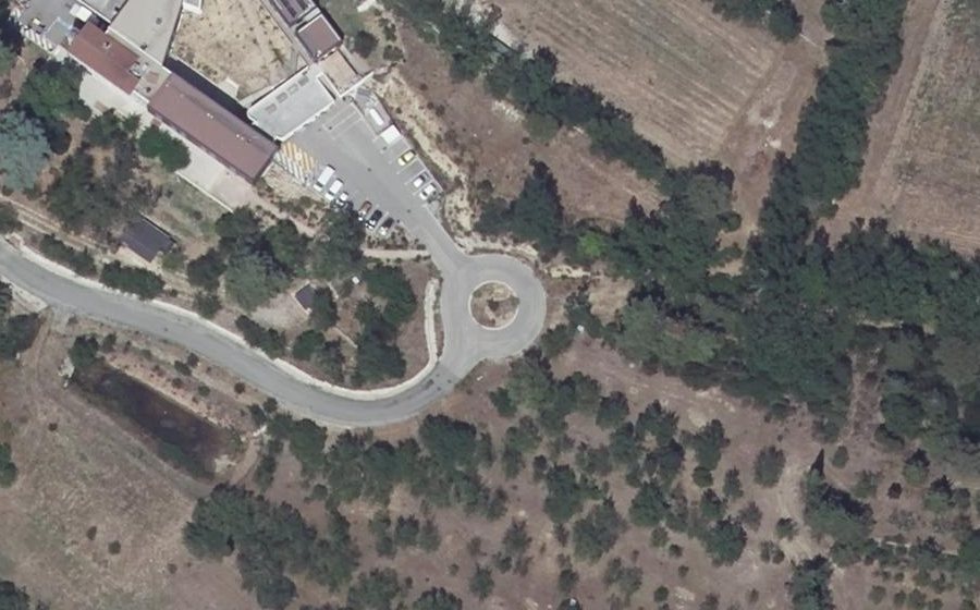 Vue aérienne du Rond-point anonyme n°842170442