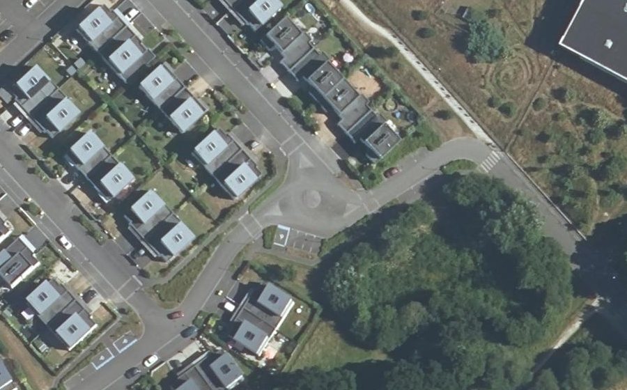 Vue aérienne du Rond-point anonyme n°842244212