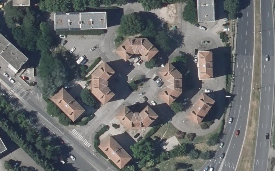 Vue aérienne du Rond-point anonyme n°842474195