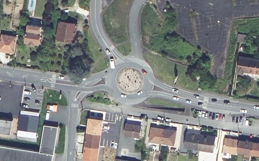 Vue aérienne du Rond-point anonyme n°8427470