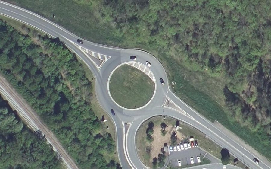Vue aérienne du Rond-point anonyme n°8427695