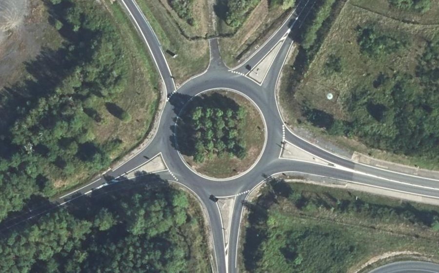 Vue aérienne du Rond-point anonyme n°8428621