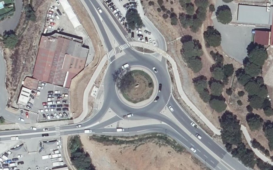 Vue aérienne du Rond-point anonyme n°844075821