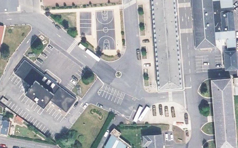 Vue aérienne du Rond-point anonyme n°844308485