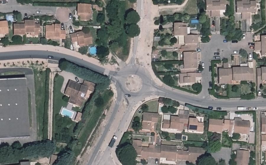 Vue aérienne du Rond-point anonyme n°844311349