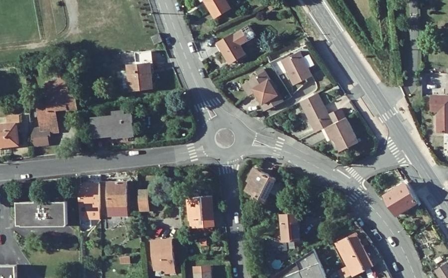 Vue aérienne du Rond-point anonyme n°844543714