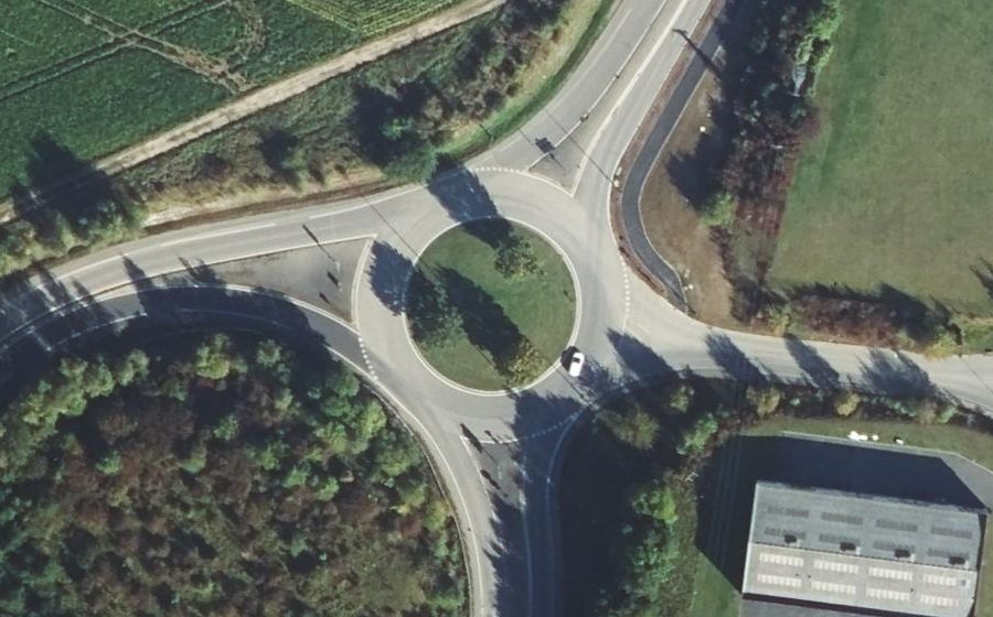 Vue aérienne du Rond-point anonyme n°844758005