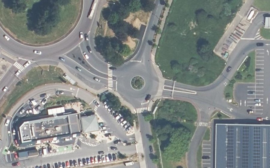 Vue aérienne du Rond-point anonyme n°8452803