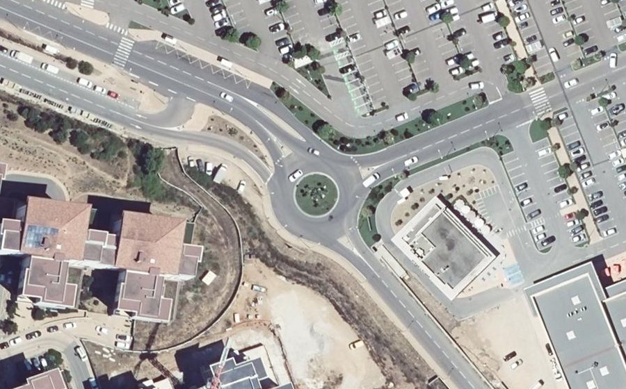 Vue aérienne du Rond-point anonyme n°845318710