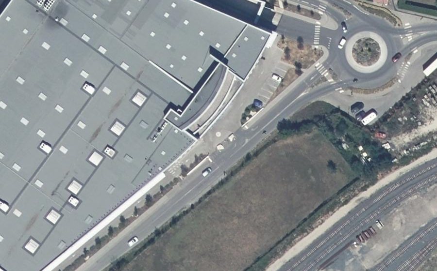Vue aérienne du Rond-point anonyme n°845505031
