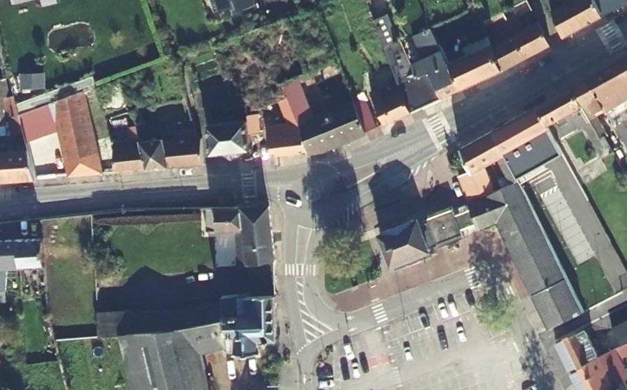 Vue aérienne du Rond-point anonyme n°845627403