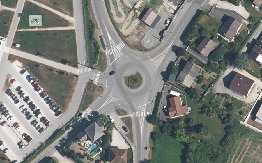 Vue aérienne du Rond-point anonyme n°8457628