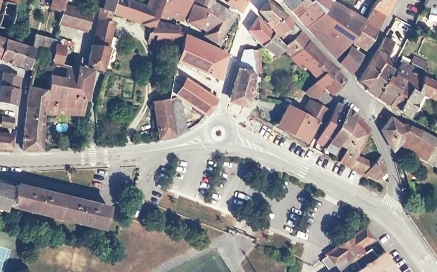 Vue aérienne du Rond-point anonyme n°8457758