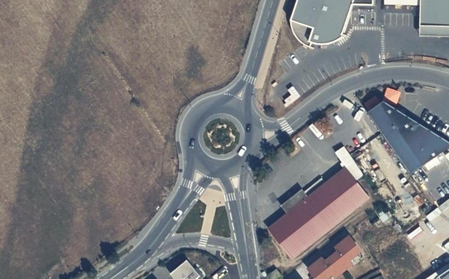 Vue aérienne du Rond-point anonyme n°845977678