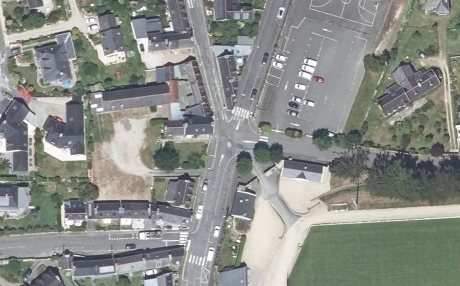 Vue aérienne du Rond-point anonyme n°846203945